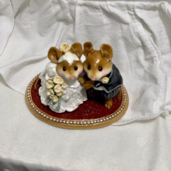 Bride and Groom Wee Forest Folk - Picture 4 of 4